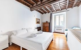 Bottega Augustea Duplex Apartment In Monti